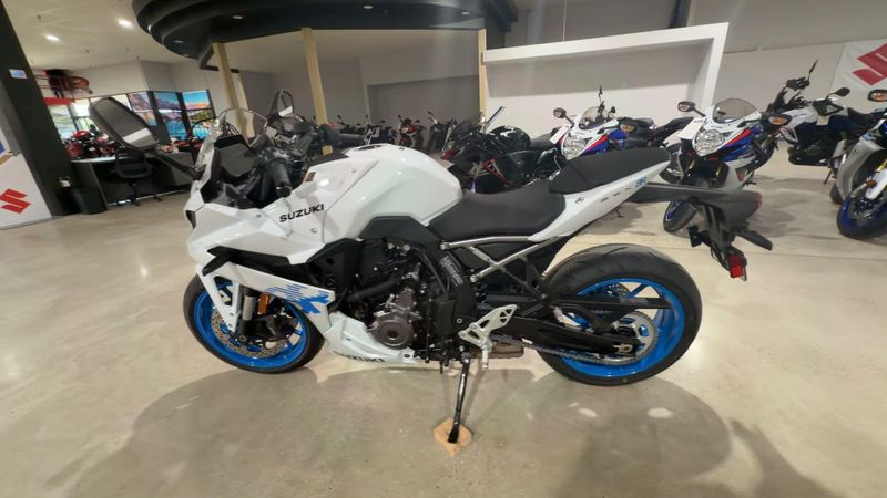 New 2026 Suzuki GSX-8R Image 6