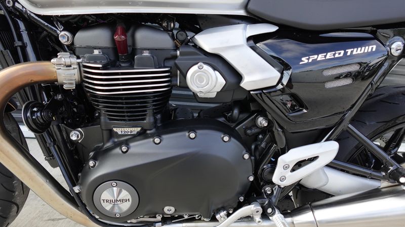 New 2025 Triumph Speed Twin 1200 Base 
