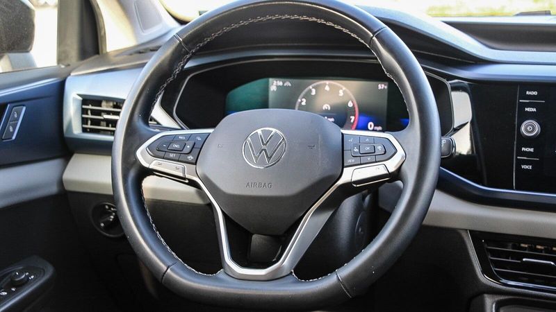 2022 Volkswagen Taos 1.5T SEImage 16