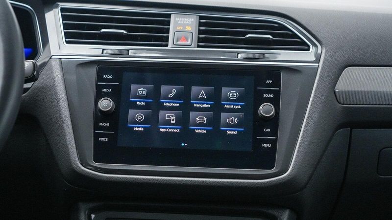 2022 Volkswagen Tiguan 2.0T SEImage 13