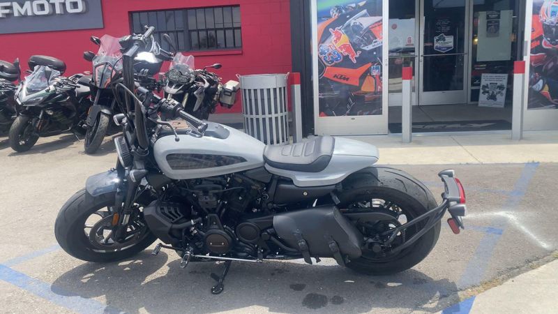 Used 2024 Harley-Davidson Sportster Image 6