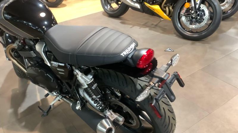 2025 Triumph SPEED TWIN 900 Image 3
