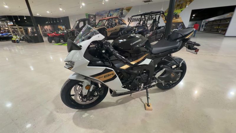 New 2026 Kawasaki NINJA ZX-6R ABS Image 4