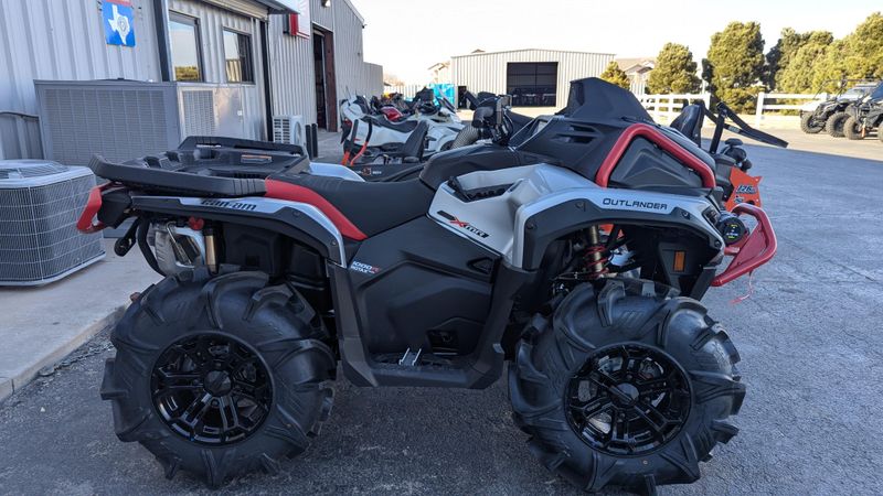 2025 Can-Am OUTLANDER XMR 1000 HYPER SILVER AND LEGION RED Image 4