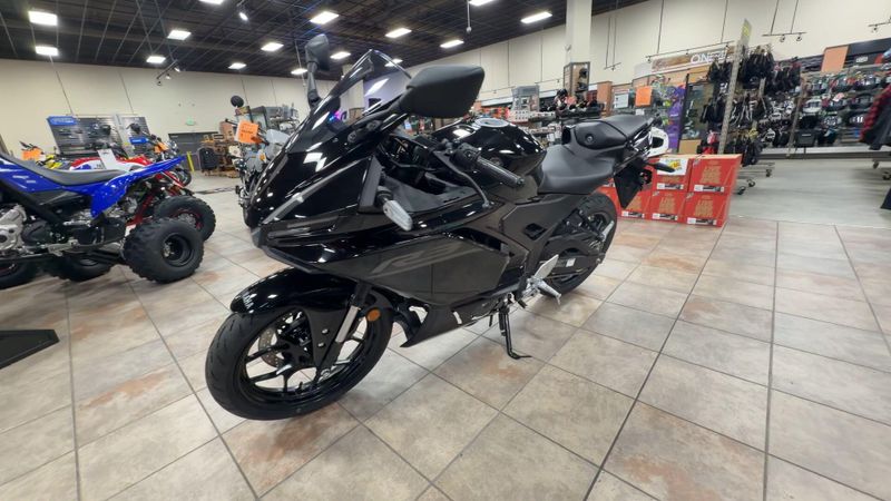 New 2026 Yamaha YZF-R3 ABS Image 5