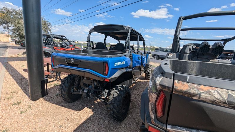 2023 Can-Am COMMANDER MAX XT 1000R DAZZLING BLUE Image 8