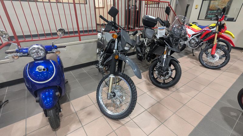 2025 Suzuki DR650SImage 4