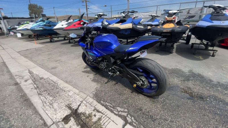 Used 2024 Yamaha YZF-R1 Image 9
