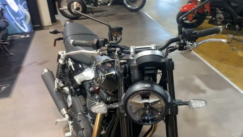 2025 Triumph SPEED TWIN 900 Image 6