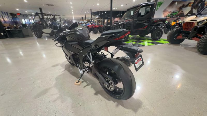 New 2026 Kawasaki NINJA ZX-10R ABS Image 2