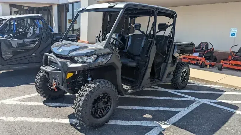 2025 Can-Am DEFENDER MAX LONE STAR HD10 STEALTH BLACKImage 4