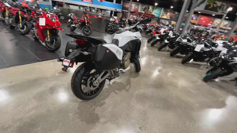 New 2024 Ducati MULTISTRADA V4 S TRAVEL & RADAR SPOKED WHEELS - DEMO Image 8
