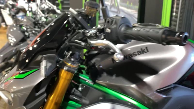 New 2025 Kawasaki Z900 SE ABS Image 3