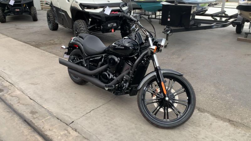 New 2026 Kawasaki VULCAN 900 CUSTOM Image 2