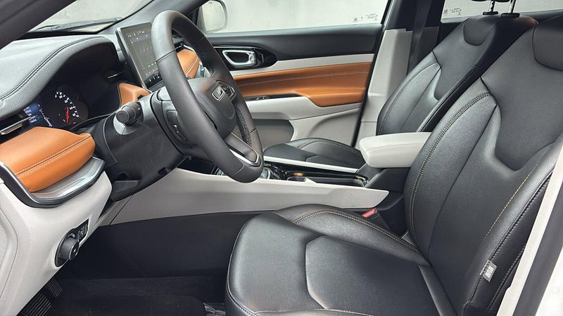 2023 Jeep Compass LimitedImage 4