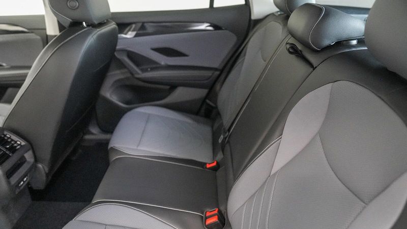 New 2025 Volkswagen Tiguan 2.0T SEImage 18
