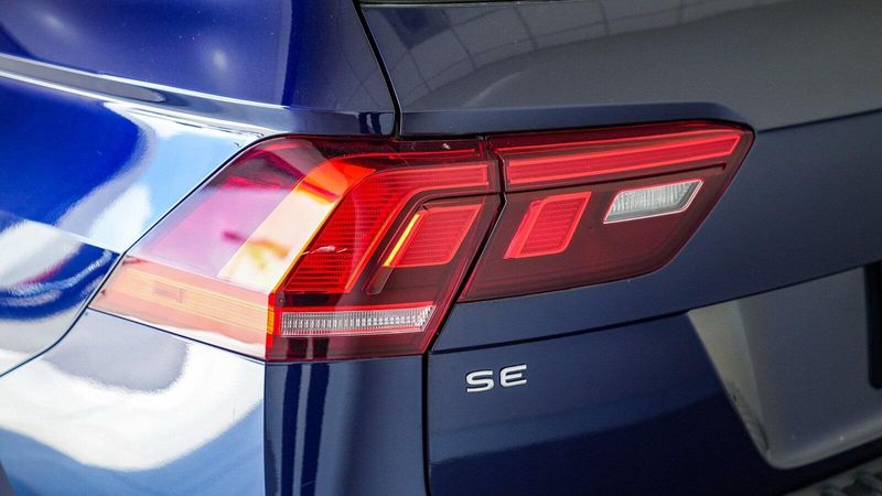2023 Volkswagen Tiguan 2.0T SEImage 9