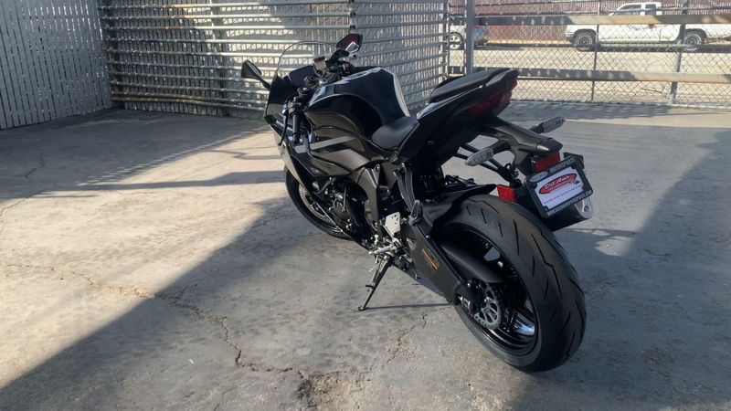 New 2026 Kawasaki NINJA ZX-6R ABS Image 6
