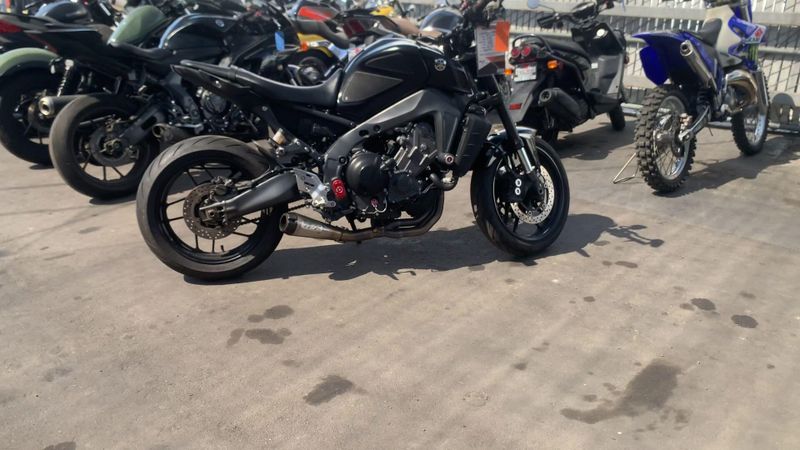 Used 2022 Yamaha MT-09 Image 2