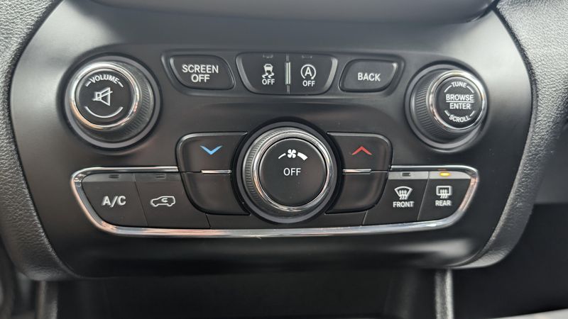 Used 2016 Jeep Cherokee LatitudeImage 24