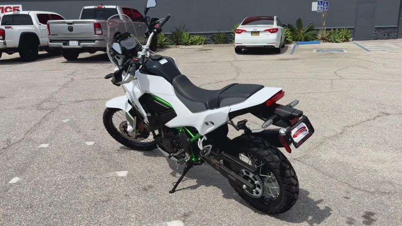 New 2026 Kawasaki KLE500 SE ABS Image 2