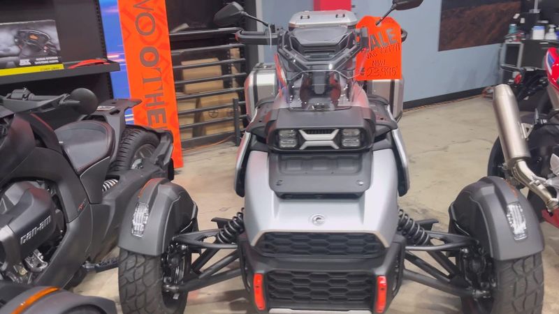 New 2025 Can-Am CANYON XT Image 7