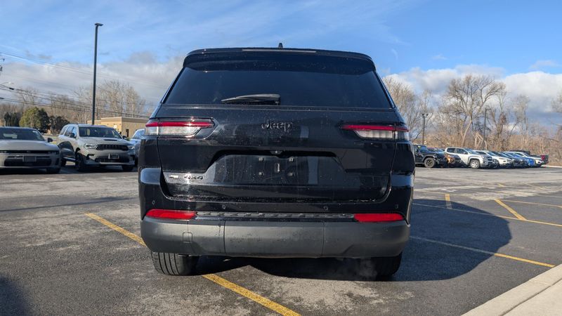 Used 2021 Jeep Grand Cherokee L AltitudeImage 6