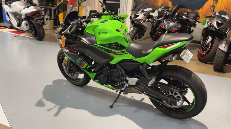 2023 Kawasaki Ninja 650 Base Image 2