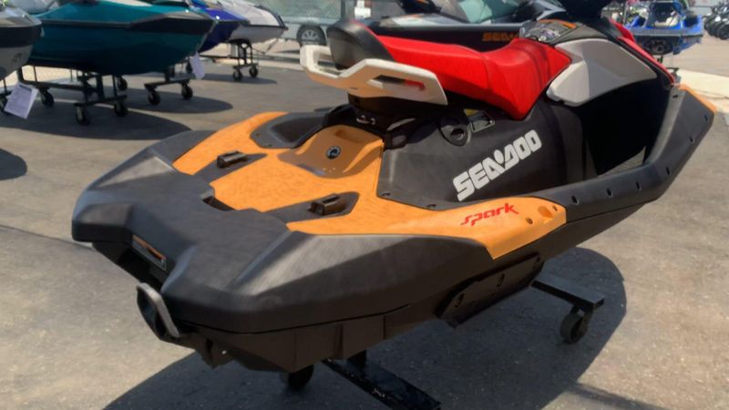 New 2024 Sea-Doo SPARK FOR 3 90 CONVENIENCE PACKAGE Image 5