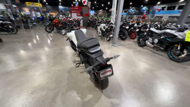 Used 2024 Husqvarna VITPILEN 401 Image 7