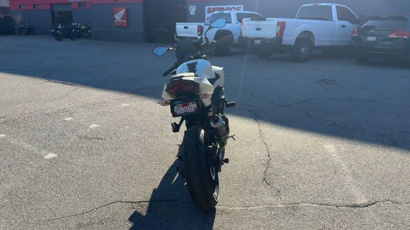 Used 2023 Kawasaki Z400 ABS Image 7