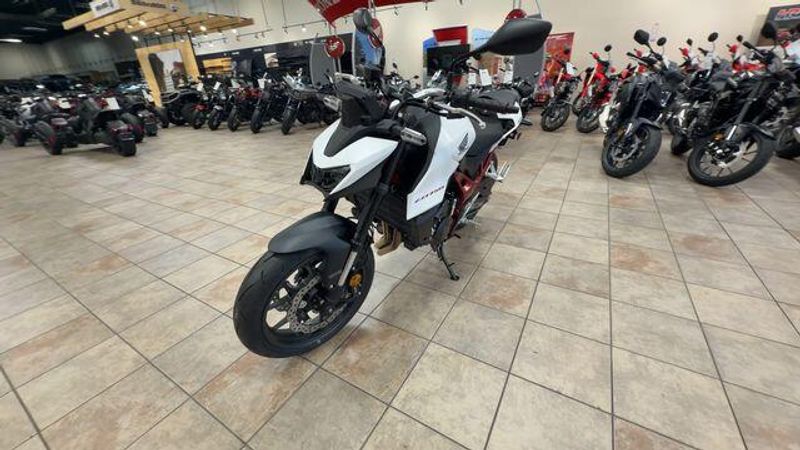New 2025 Honda CB750 HORNET Image 8