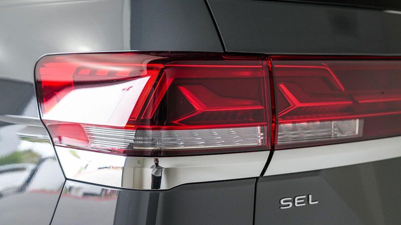 New 2025 Volkswagen Atlas 2.0T SELImage 8