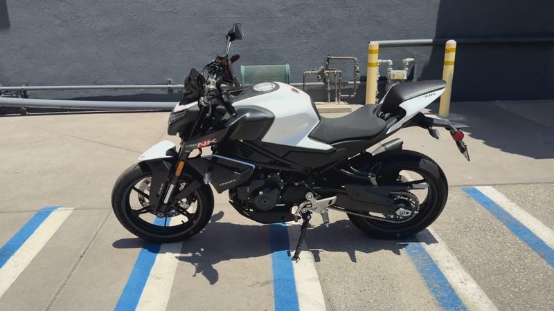 Used 2025 CFMOTO 450NK CF400-7US Image 5