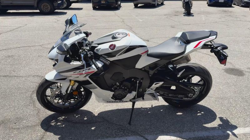 New 2027 Honda CBR1000RR Image 9
