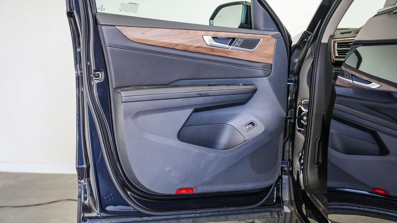 2025 Volkswagen Atlas 2.0T SE w/TechnologyImage 21