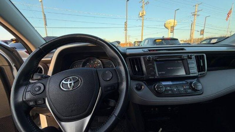 Used 2015 Toyota RAV4 LimitedImage 10