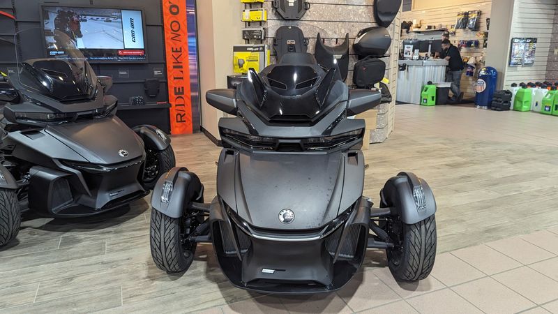 2024 Can-Am SPYDER RT LIMITED CARBON BLACK WITH PLATINUMImage 5
