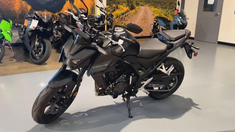 New 2025 Honda CB750 HORNET Image 5