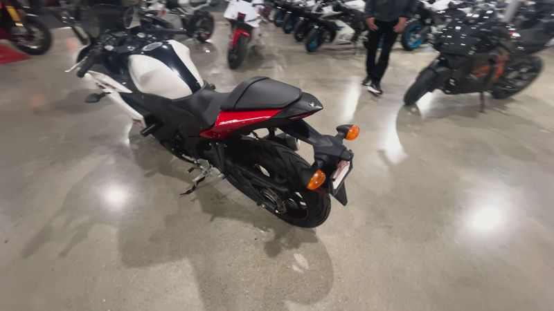 Used 2016 Yamaha YZF R3 Image 2