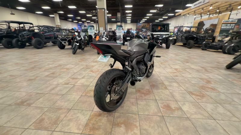 Used 2024 Yamaha YZF-R7 CA Image 8
