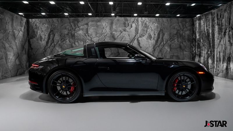 2024 Porsche 911 Targa 4 GTS photo 22