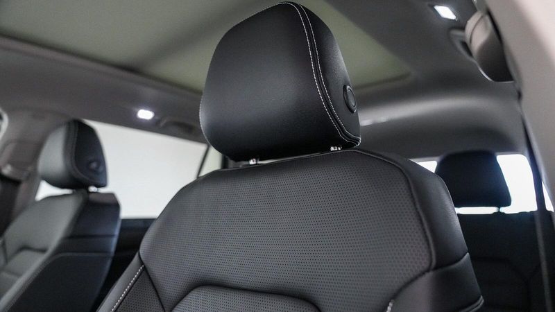 New 2025 Volkswagen Atlas 2.0T SELImage 25