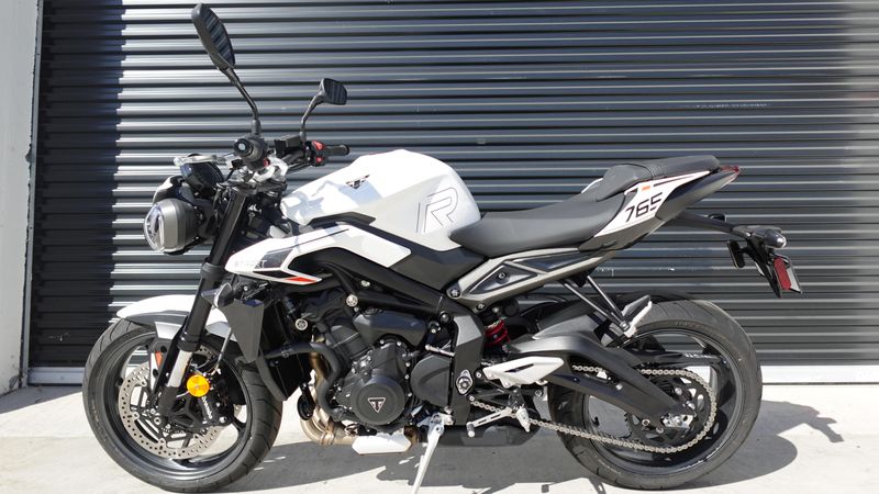 New 2025 Triumph Street Triple 765 R 