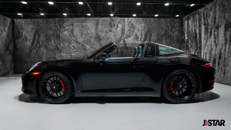 2024 Porsche 911 Targa 4 GTS photo 23