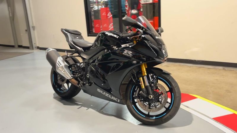 Used 2024 Suzuki GSX-R1000R CA Image 7