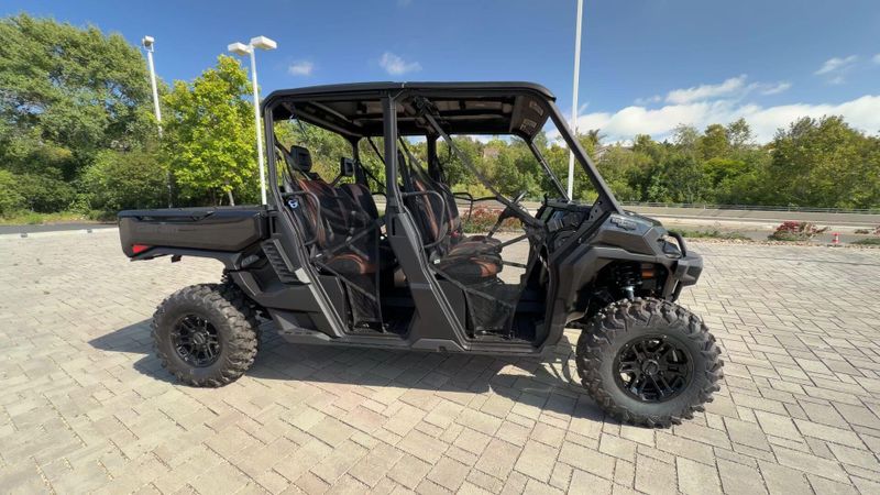 New 2026 Can-Am DEFENDER MAX LONE STAR HD11 Image 2