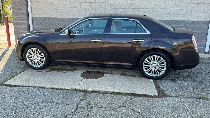 2012 Chrysler 300C 300CImage 2