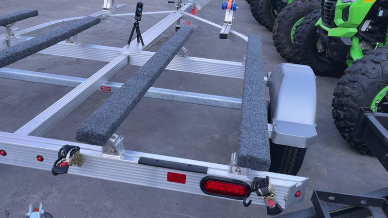 New 2026 Triton ELITE WCII PWC TRAILER W&sol; ALUMINUM WHEELS AND SPARE 13 TIRE Image 4
