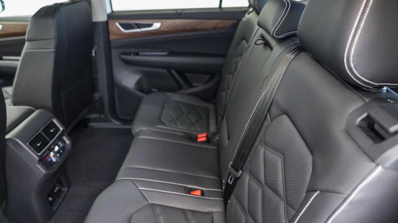 New 2025 Volkswagen Atlas 2.0T SE w/TechnologyImage 18